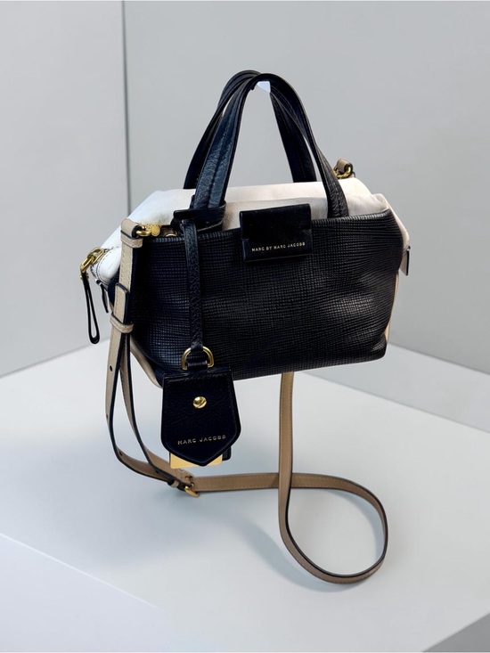 Marc Jacobs Handbags - MARC by MARC JACOBS Switching Leather boxy satchel